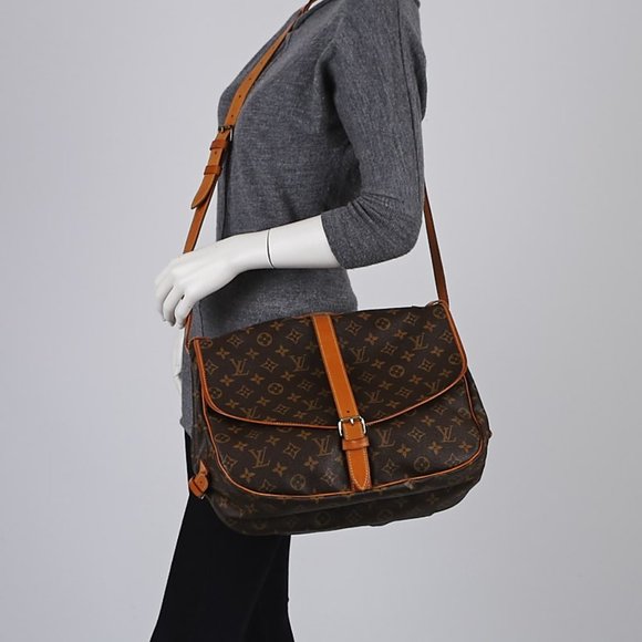 Louis Vuitton Handbags - Authentic Louis Vuitton Saumur 35 Messenger bag